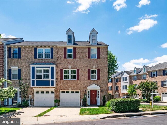 Building Photo - 731 Pine Valley Dr