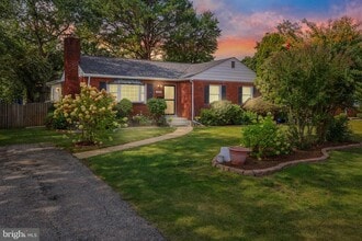 Building Photo - 10802 Blossom Ln