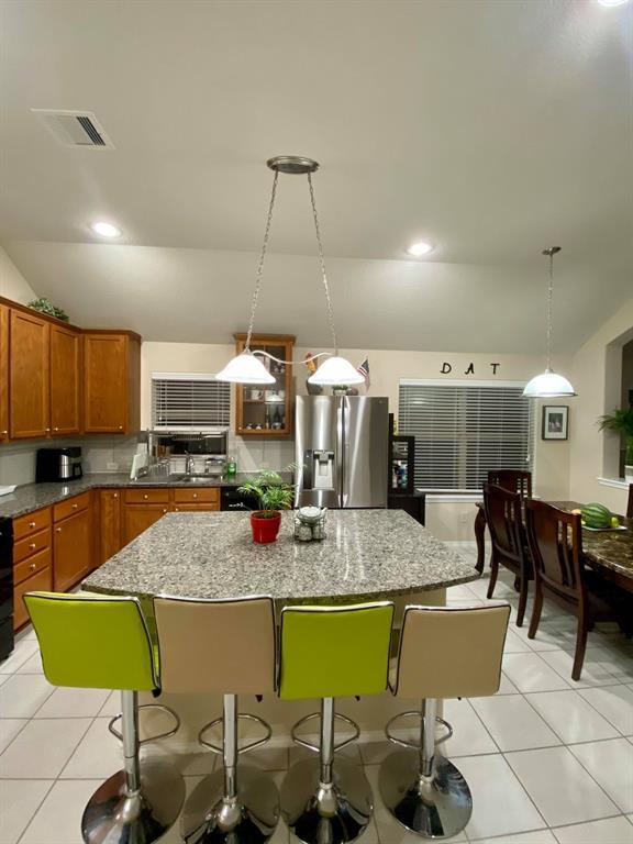 Building Photo - 21494 Kings Bend Dr