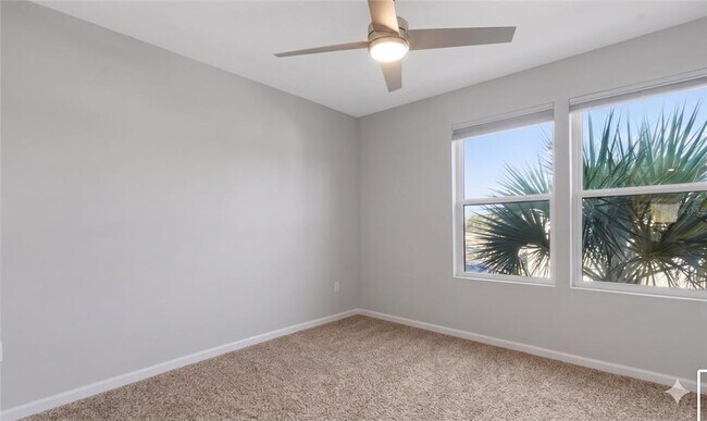 Building Photo - 57 Elmhurst Ln