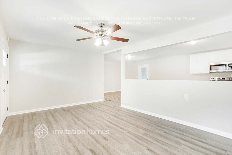 Building Photo - 6115 Marilla St
