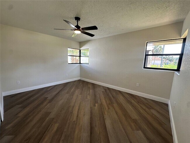Building Photo - 1611 Canal Ct