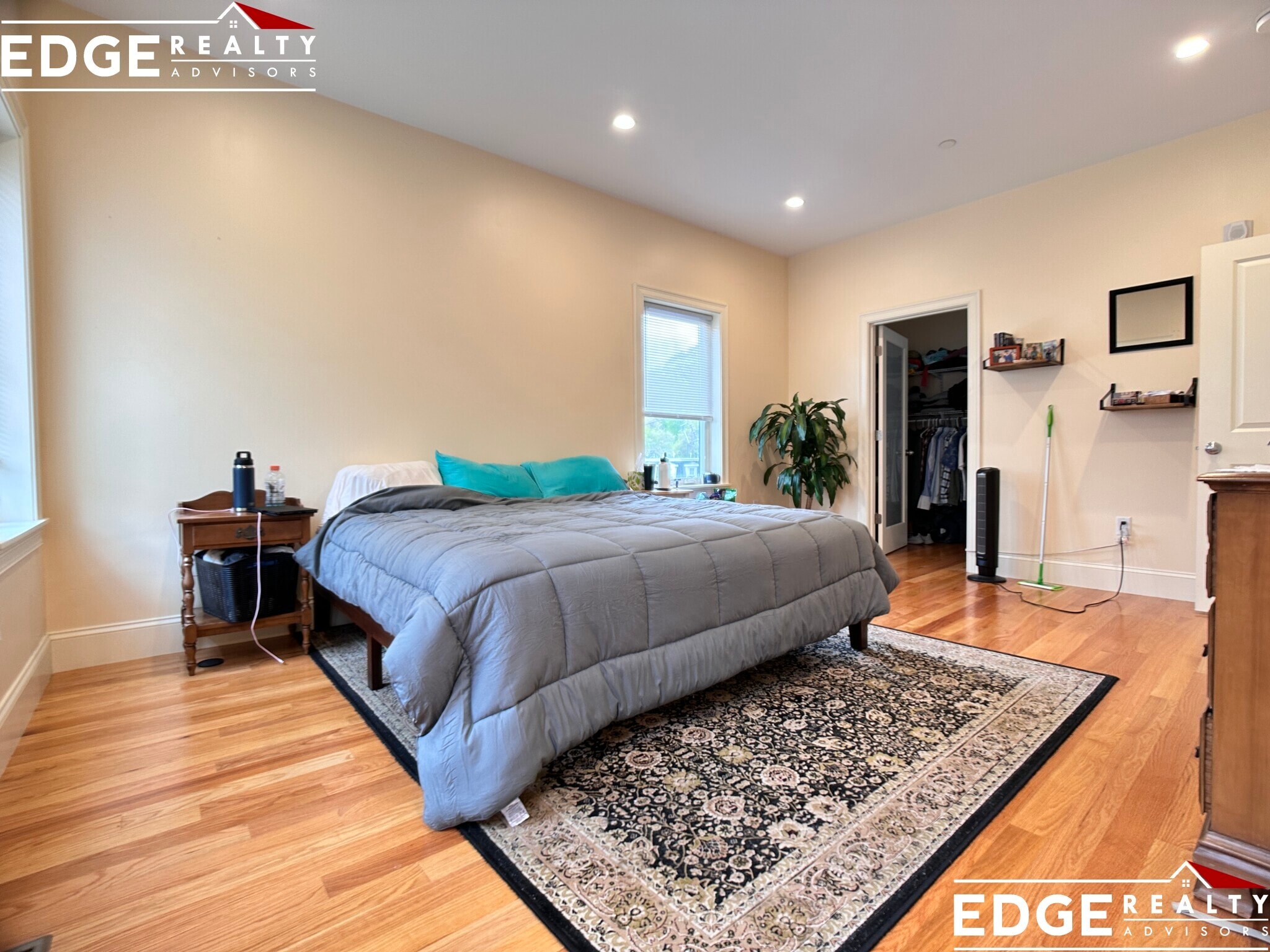 Building Photo - 3 Cufflin St