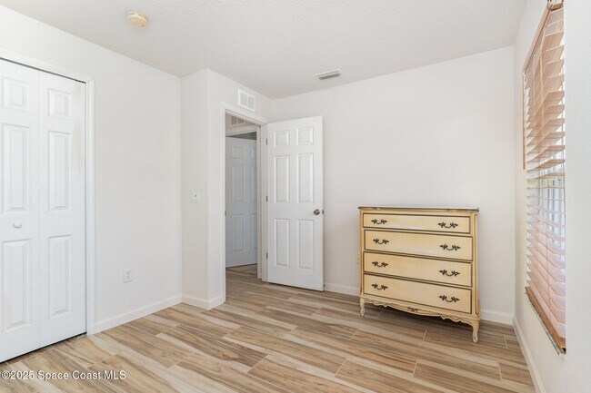 Building Photo - 1715 San Filippo Dr SE