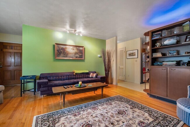 Building Photo - 1716 S Meridian St