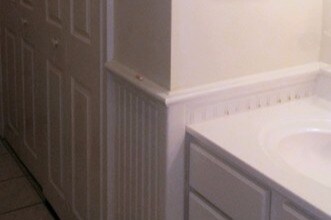 Main Bathroom - 220 Oak St