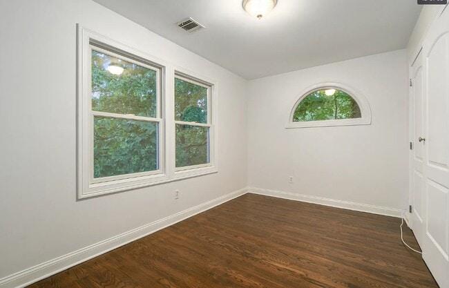 Building Photo - 109 Taft Crescent