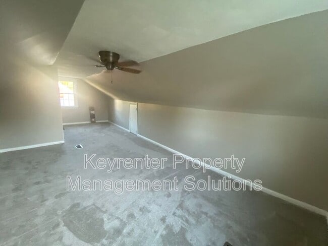 Building Photo - 113 York Dr
