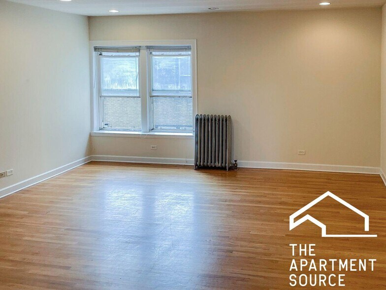 Building Photo - 3922 N Pine Grove Ave