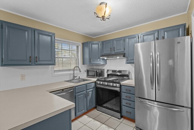 Building Photo - 61 Kathy Dr