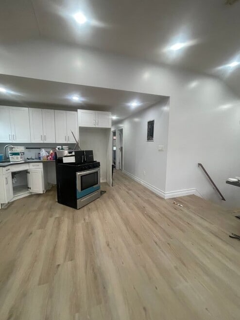 Building Photo - 1754 Hammersley Ave