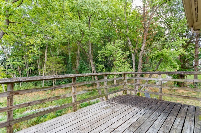 Building Photo - 1134 Mountain View Dr