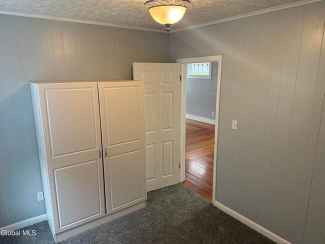 Building Photo - 822 Hampton Ave