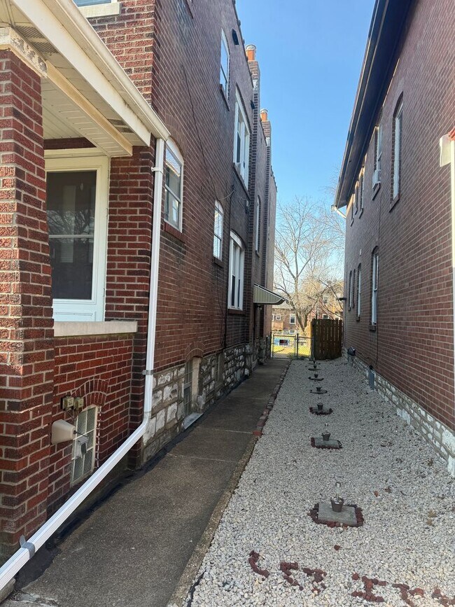 Building Photo - 3668 Wilmington Ave