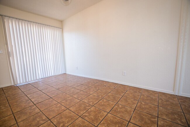Building Photo - Charming Property Features 3 Bedrooms, 2 Baths, Central A/C!!