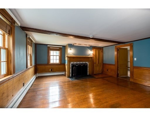 Building Photo - 182 Lynn St