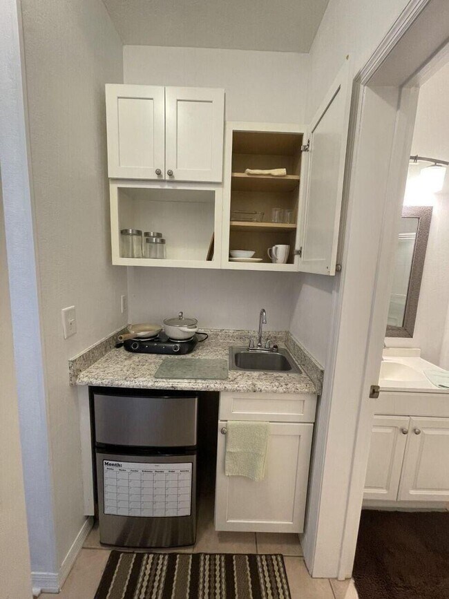 Building Photo - 10015 Perfect Dr