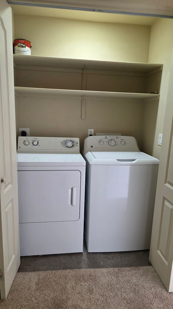 Building Photo - Beautiful Mountain view 1 Bed 1 Bath Condominium!