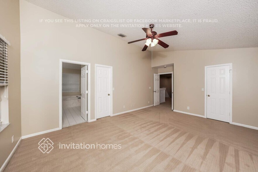 Building Photo - 7640 Colony Palm Dr