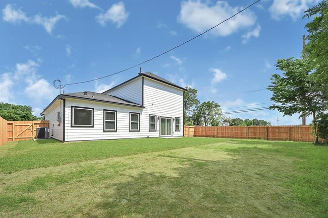 Building Photo - 13222 Donegal Way