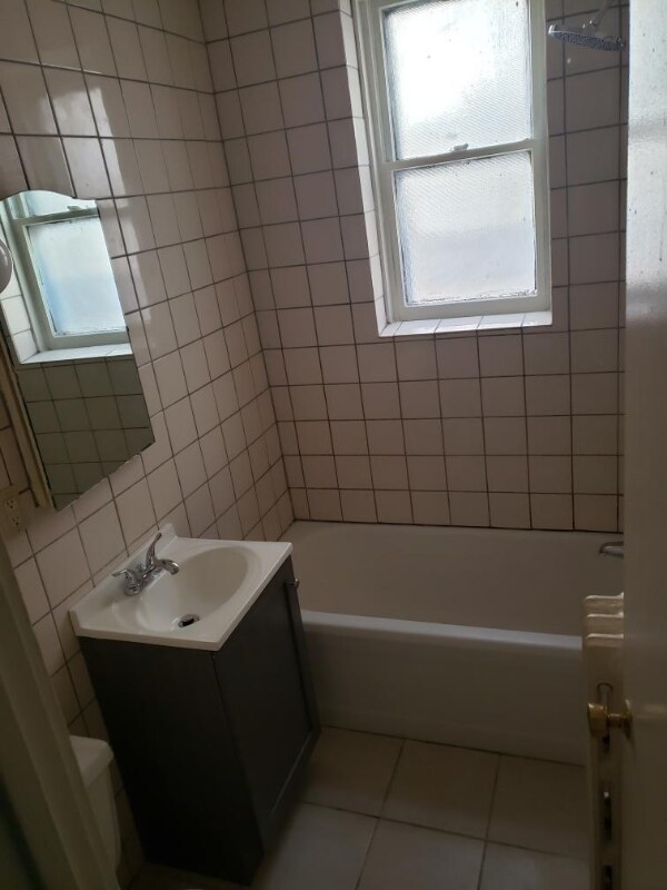 Building Photo - 6529 S Kimbark Ave