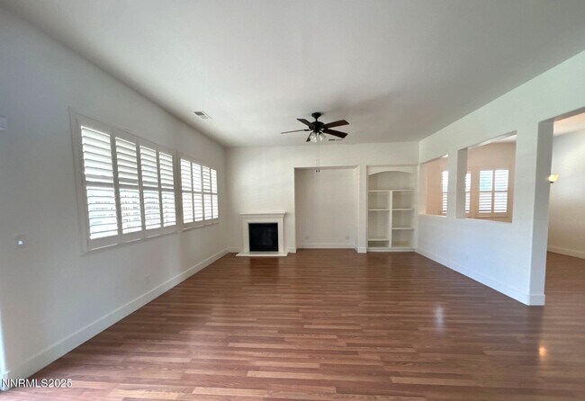 Building Photo - 5021 Chevalier Dr