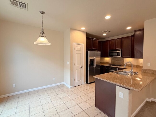 Building Photo - 1865 Wind Ranch Rd