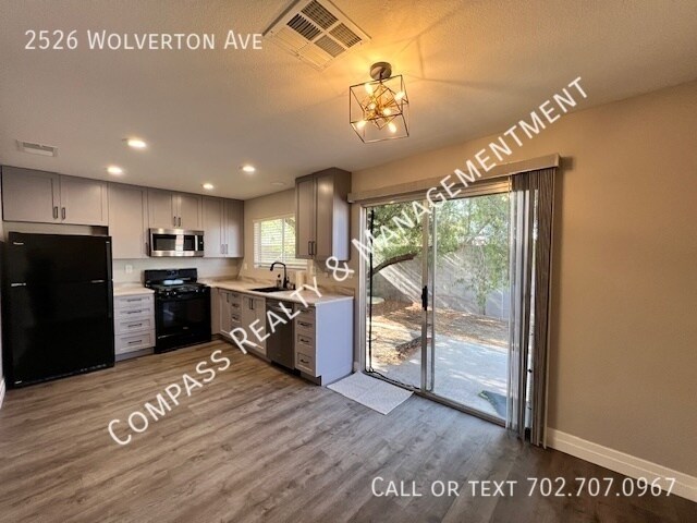Building Photo - 2526 Wolverton Ave