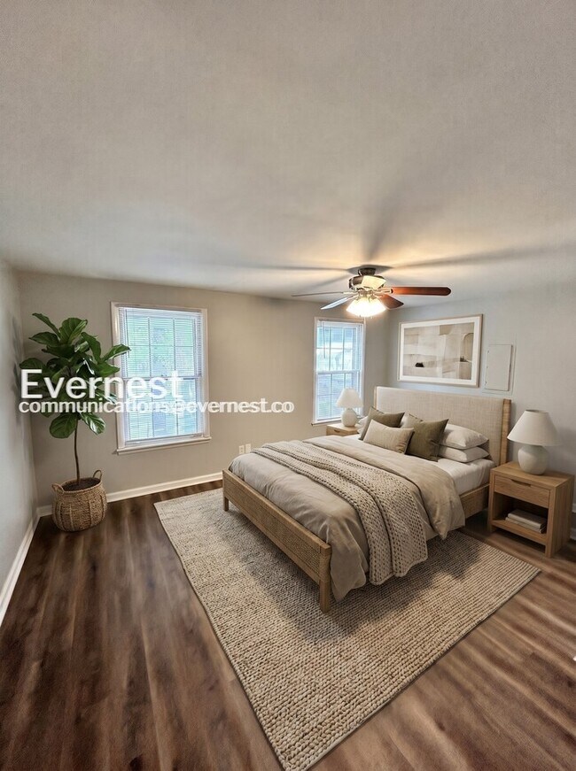 Building Photo - 3 Bed, 2 Bath Home with Fenced Yard / Pet-Friendly / Coming Soon!