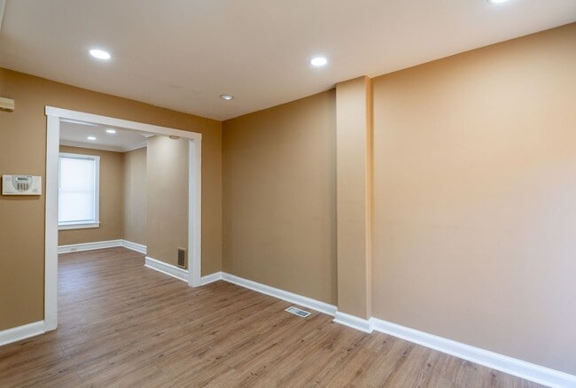 Building Photo - Newly rehabbed 3 bedroom