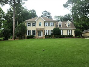 Building Photo - Executive Rental in Lake Redwine Community, 4 Bedrooms and 2.5 Baths 2 Car Garage - Newnan, GA