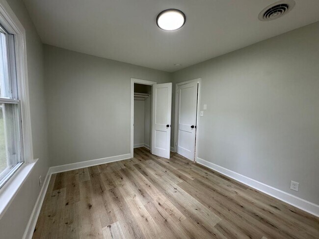 Building Photo - Charming Newly Renovated Home in Greensbor...