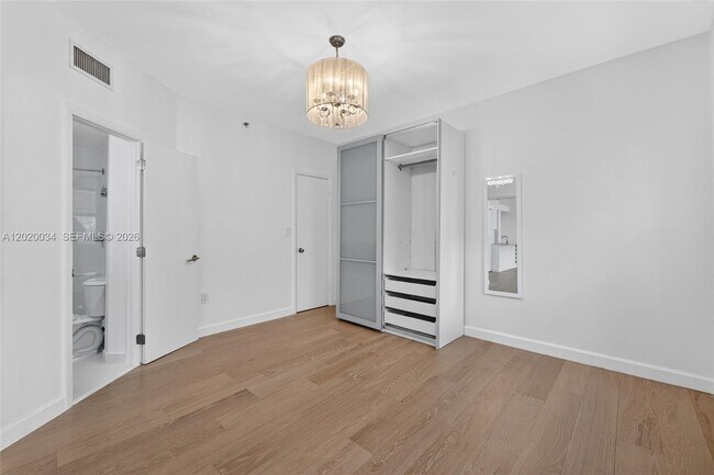 Building Photo - 1242 Drexel Ave