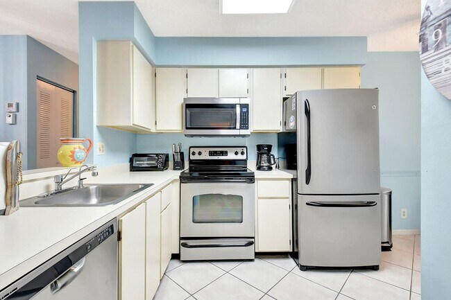 Building Photo - 6586 Southurst Terrace