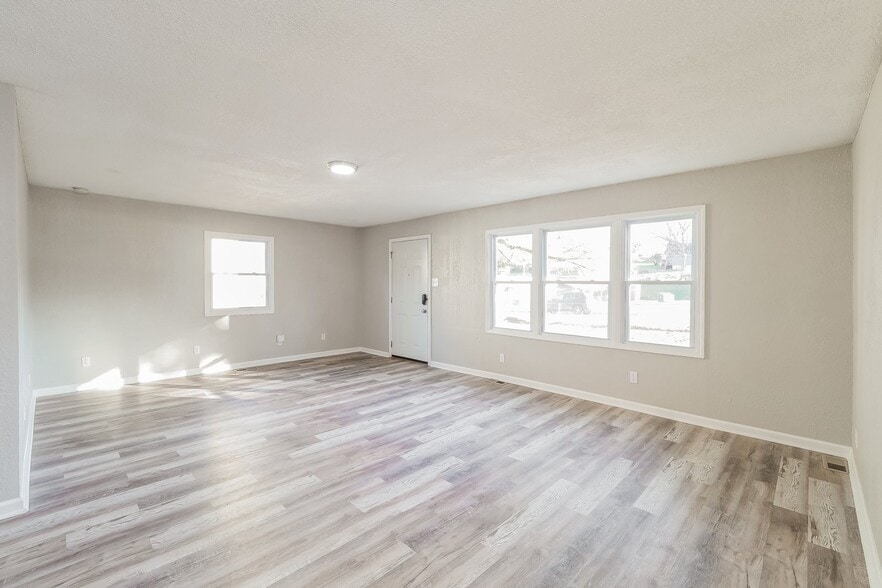 Building Photo - 1028 Randolph St