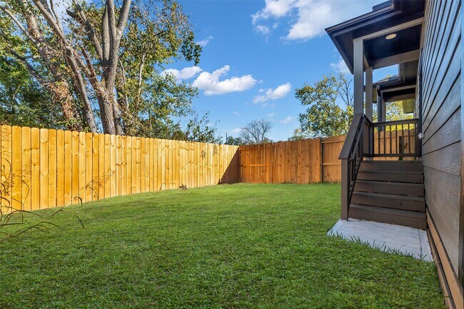 Building Photo - 4905 Paula St