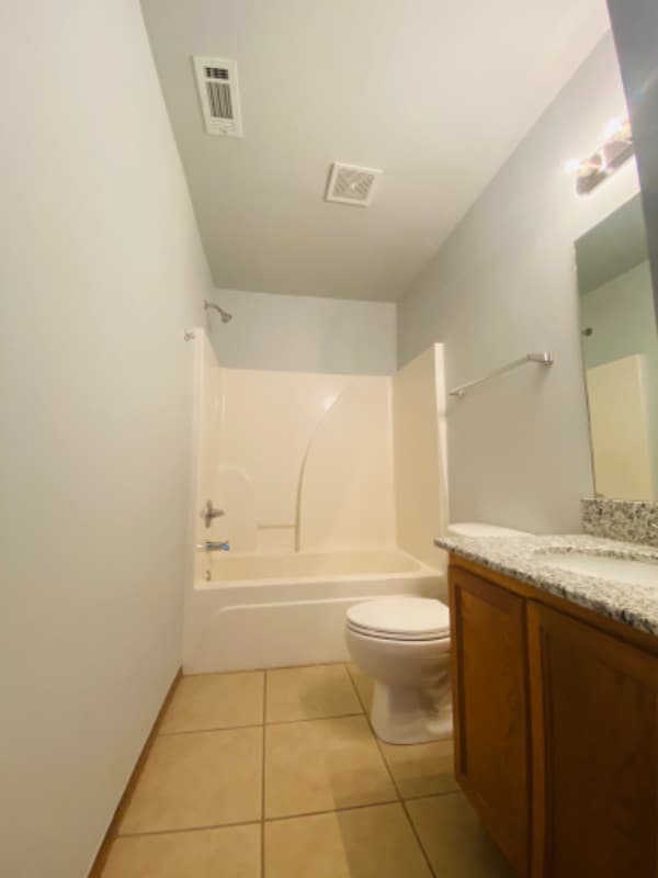 Building Photo - 407 E Marietta Ct