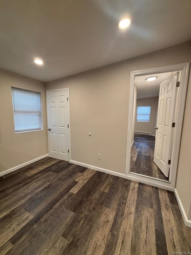 Building Photo - 855 Meade Ave