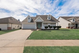 Building Photo - 9805 Tanglebrush Dr