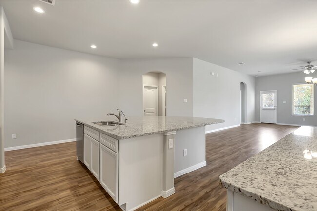Building Photo - 4759 Creekside Hvn Trl