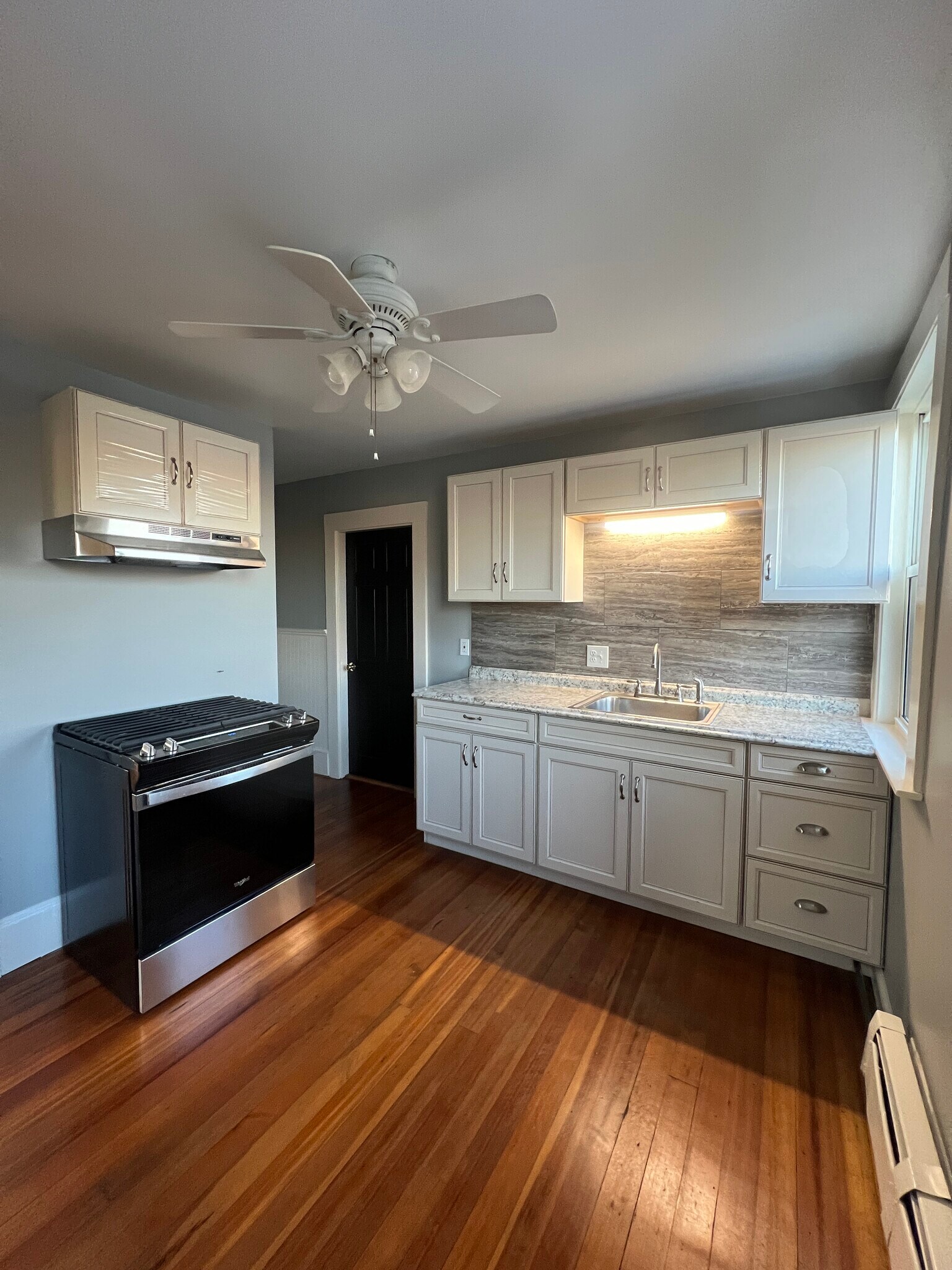 Building Photo - 61 Park St