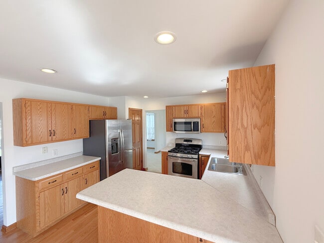 Building Photo - 1278 Knolls Ave S