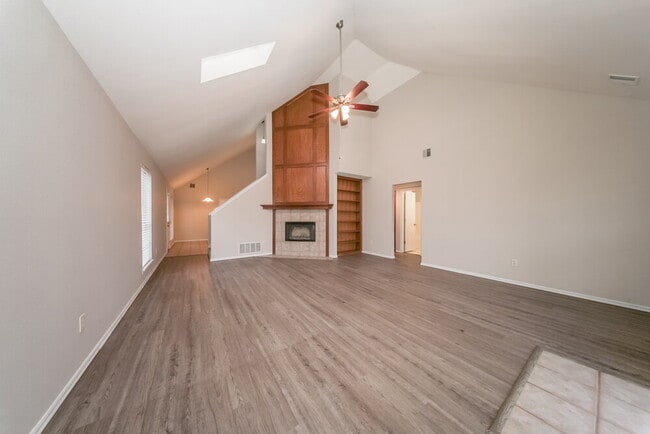 Building Photo - 1306 SW 22nd St