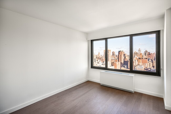 Interior Photo - 220 East 72nd Street