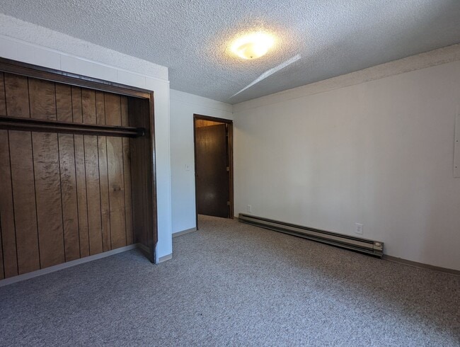 Building Photo - Nice 3-Bedroom, 1-Bath Duplex in Eugene!