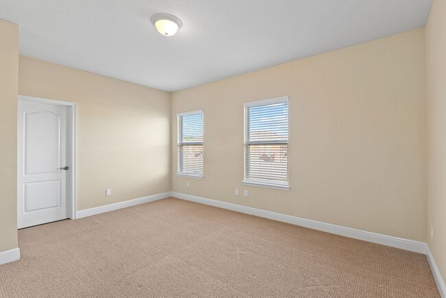 Building Photo - Savannah Park 3 bedroom townhouse