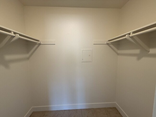 Building Photo - 2 Bdrm 1 Bath In Imperial Beach With Parki...
