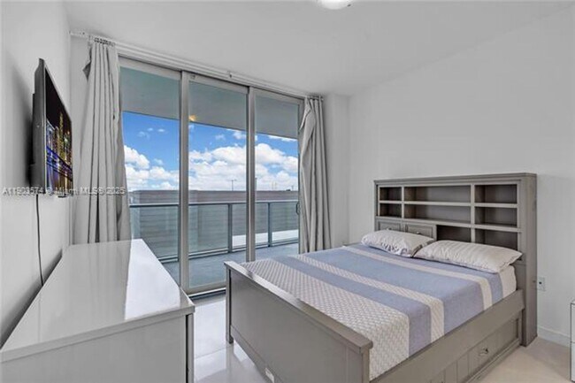 Building Photo - 7751 NW 107th Ave