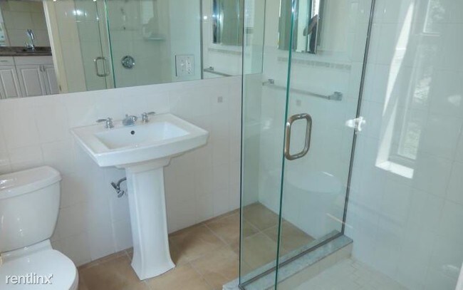 Building Photo - 236 Webster St