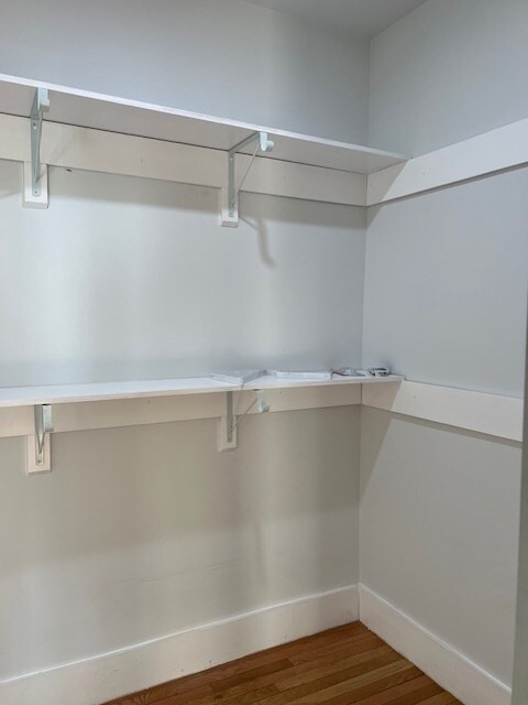 Walk-in Closet - 2029 Maryland Ave
